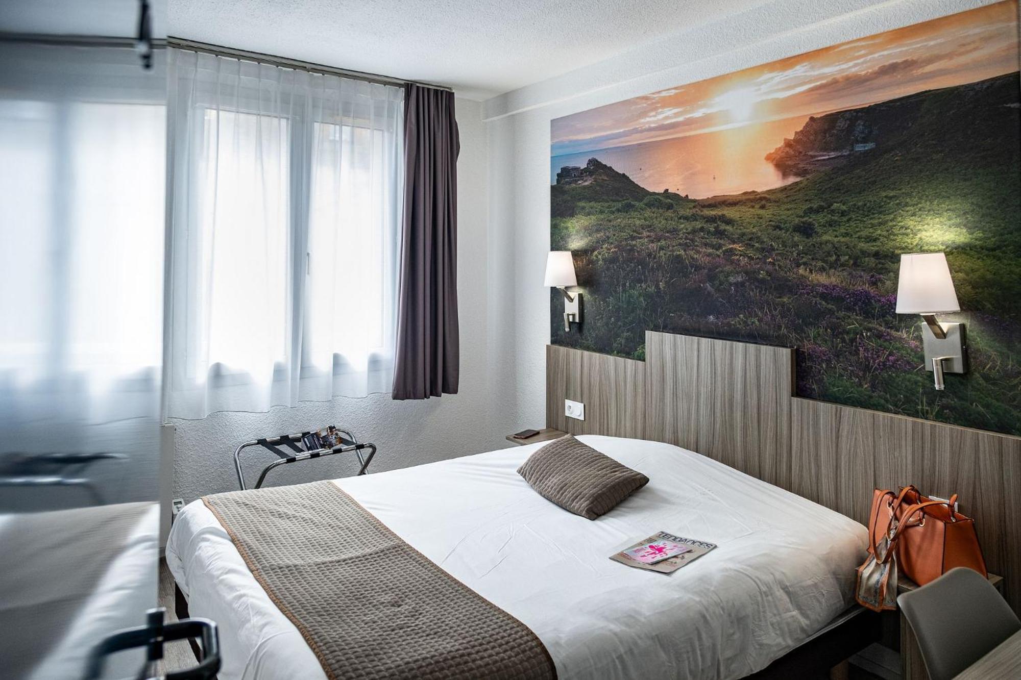 Contact Hotel Du Champ De Mars De Saint-Brieuc Buitenkant foto